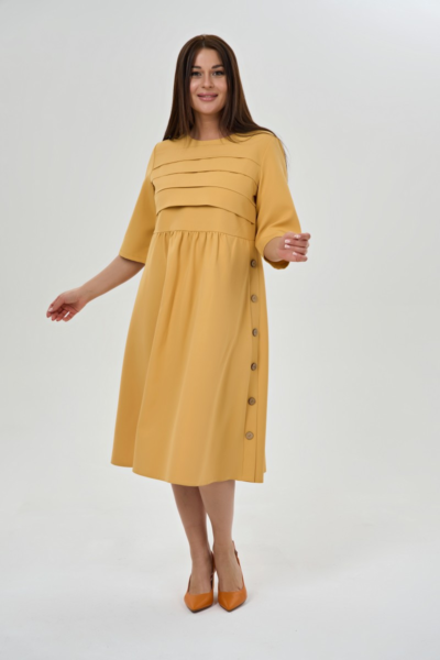 Платье трапеция горчичного цвета с декоративными складками La Diano