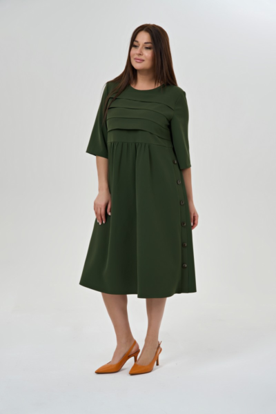 Зеленое платье трапеция с складками и пуговицами сбоку La Diano