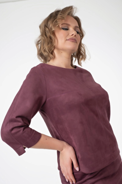 Джемпер женский прямого силуэта с округлым вырезом La Diano