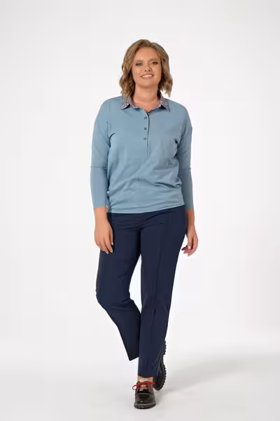 Укороченные зауженные брюки со стрелками синие классические