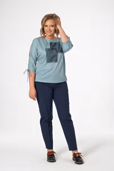 Укороченные зауженные брюки со стрелками синие классические