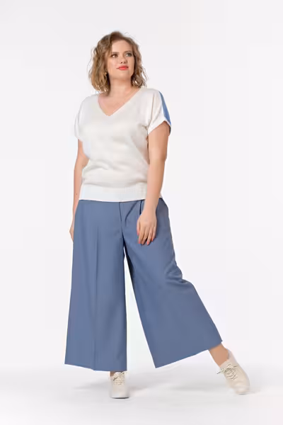 Прямые брюки женские со средней посадкой на поясе с пуговицами