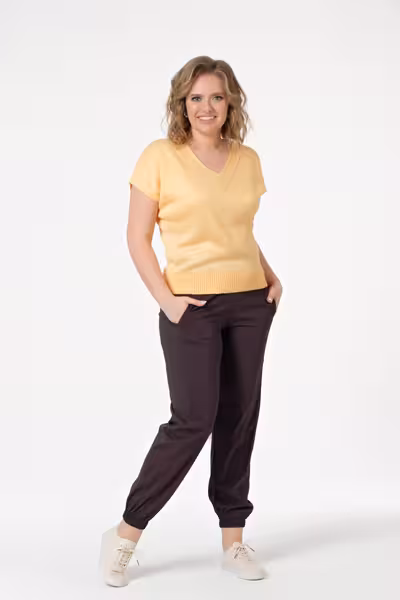 Брюки бананы женские свободные с резинкой внизу