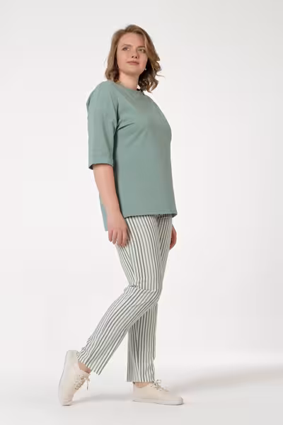 Брюки прямые с декоративными стрелками классические