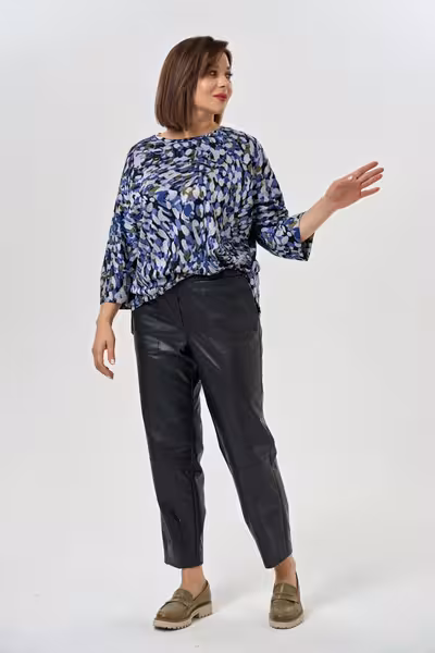 Брюки кожаные зауженные женские с поясом на резинке