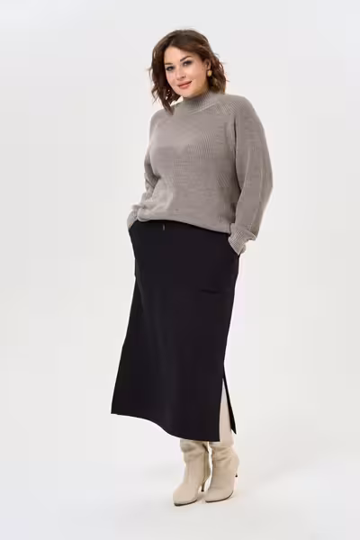 Юбка макси прямого силуэта с разрезами по бокам