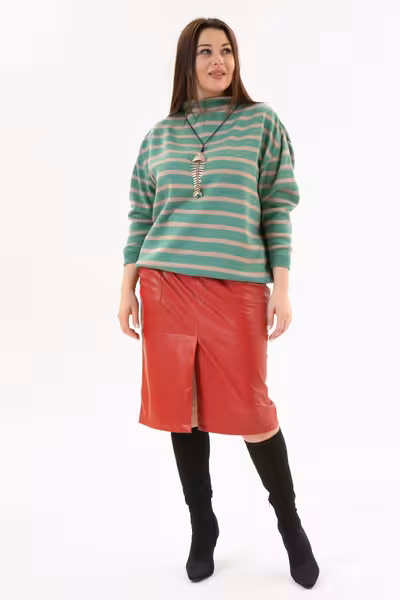 Красная кожаная юбка красная прямого силуэта с карманами