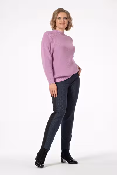 Зауженные брюки с лампасами женские укороченные классические