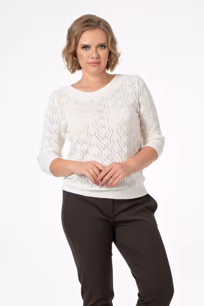 Белый джемпер ажурной вязки с рукавами три четверти