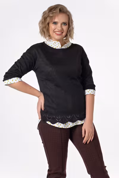 Джемпер вязаный женский с ажурным узором черный прямой силуэт