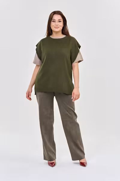 Вязаный жилет удлиненный прямого силуэта с круглым вырезом