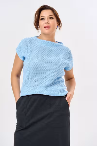 Джемпер женский вязаный голубой с воротником полустойка
