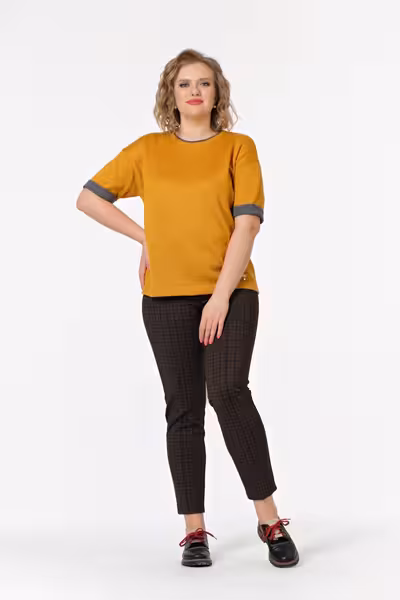 Прямые брюки с высокой посадкой и стрелками для офиса