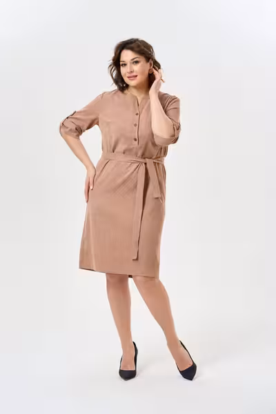 Платье прямого силуэта с поясом и рукавами 3/4