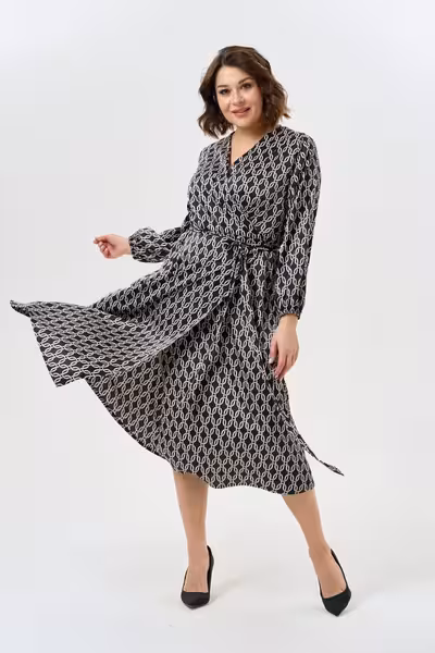 Платье на запах с поясом черное с принтом длинный рукав