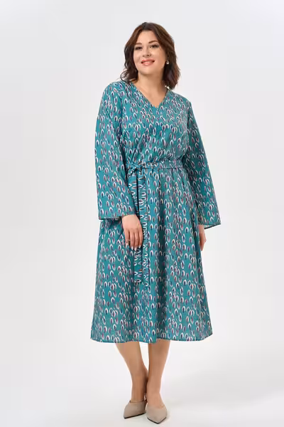 Платье свободного кроя с поясом для офиса и повседневной носки