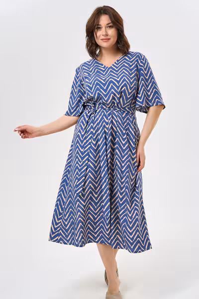 Платье свободное с поясом синее в принт повседневное