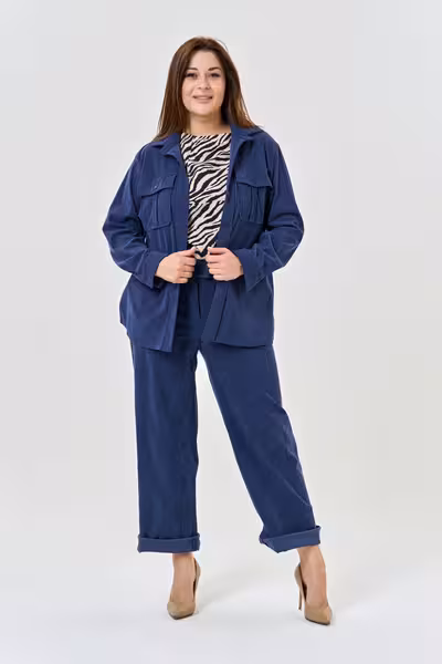 Жакет прямого силуэта с накладными карманами синий