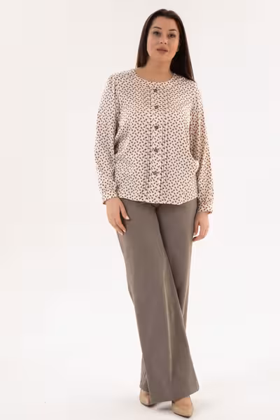 Блузка женская с декоративными складками на пуговицах