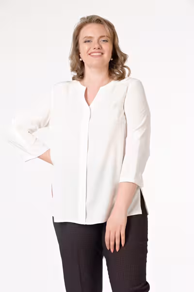 Блузка классическая белая с рукавами 3/4 прямого силуэта