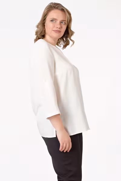 Блузка классическая белая с рукавами 3/4 прямого силуэта