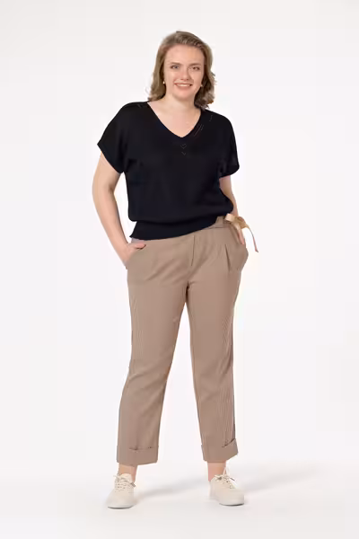 Брюки свободного силуэта с поясом на резинке укороченные