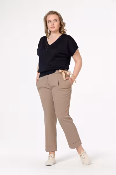 Брюки свободного силуэта с поясом на резинке укороченные