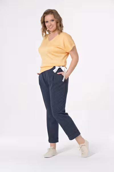 Свободные брюки больших размеров с поясом на резинке