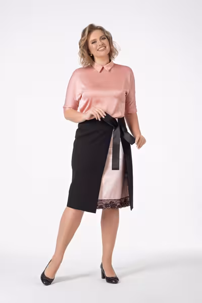 Блузка с воротником и рукавом три четверти из крепа