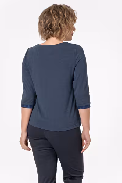 Джемпер женский с декоративной вставкой трикотажный