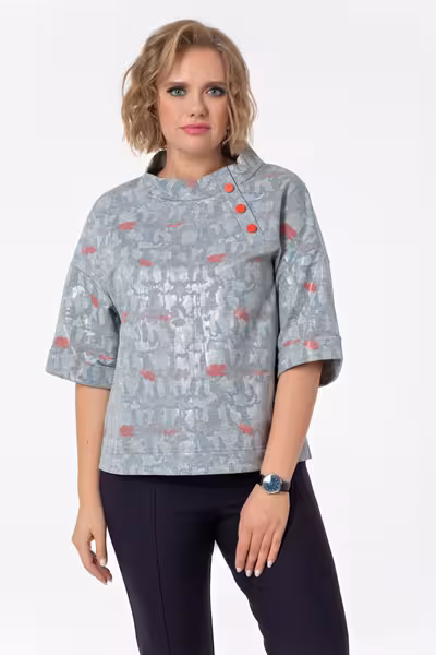 Блузка свободная с воротником-стойкой рукав три четверти