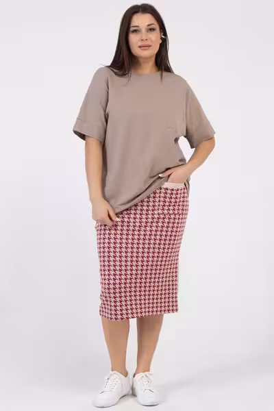 Футболка оверсайз большого размера с карманом прямого силуэта