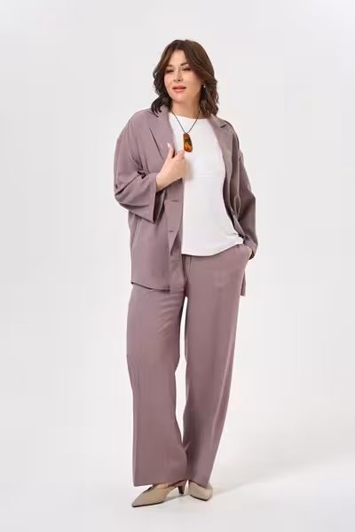 Льняной жакет сиреневый прямого силуэта в деловом стиле