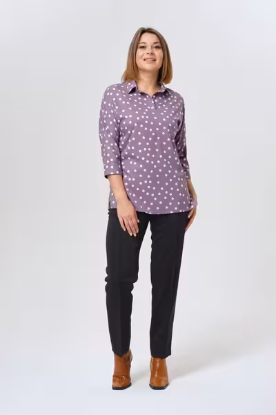 Блузка в горошек с рукавом три четверти свободного силуэта