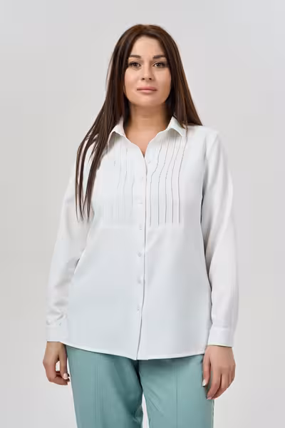 Белая блузка с декоративными складками классическая офисная