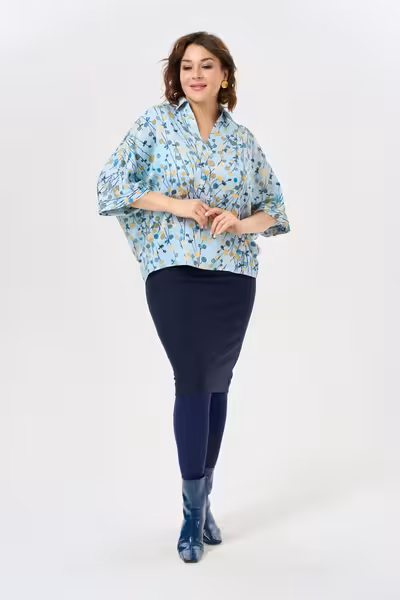 Блузка свободного кроя с рукавами три четверти