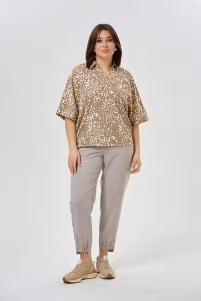 Блузка свободного силуэта с рукавами три четверти леопардовый принт