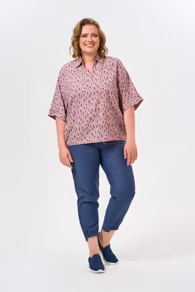 Блузка свободного кроя с рукавами три четверти