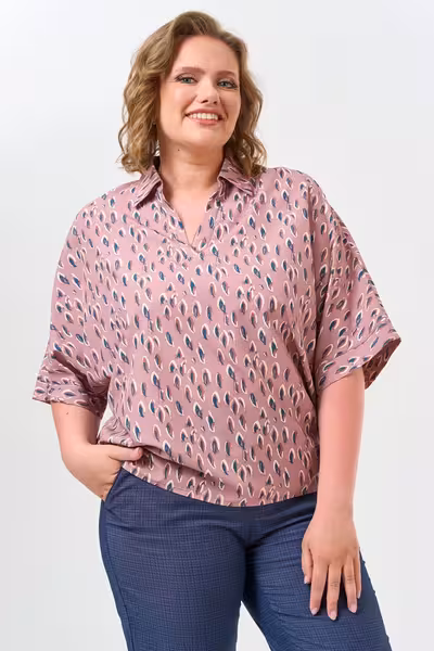 Блузка свободного кроя с рукавами три четверти