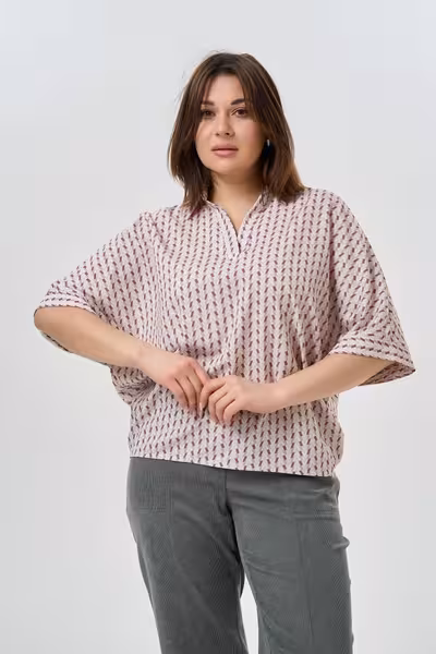 Блузка свободного кроя с рукавами три четверти casual