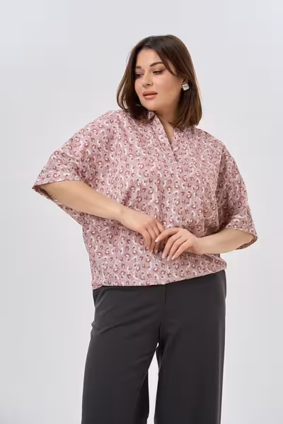 Блузка свободного силуэта с рукавами три четверти