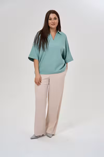 Льняная блузка свободного кроя с рукавом три четверти