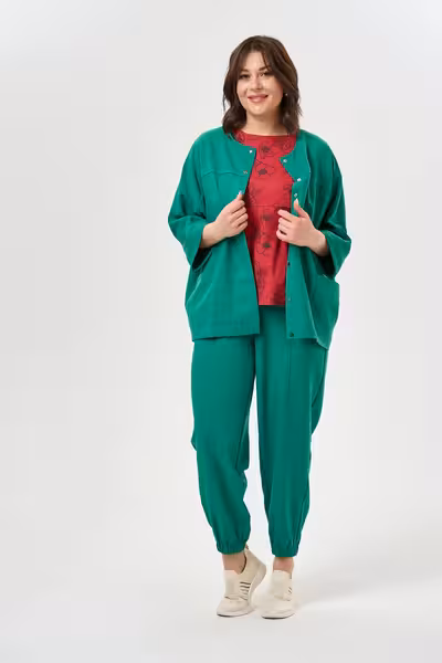 Жакет свободного кроя зеленый с карманами и застежкой