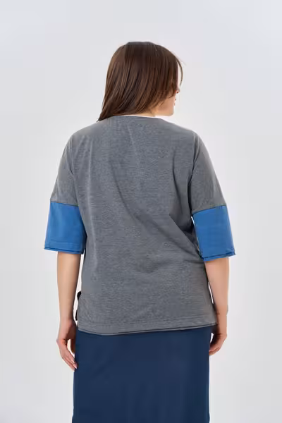 Блузка трикотажная с цветными блоками женская повседневная