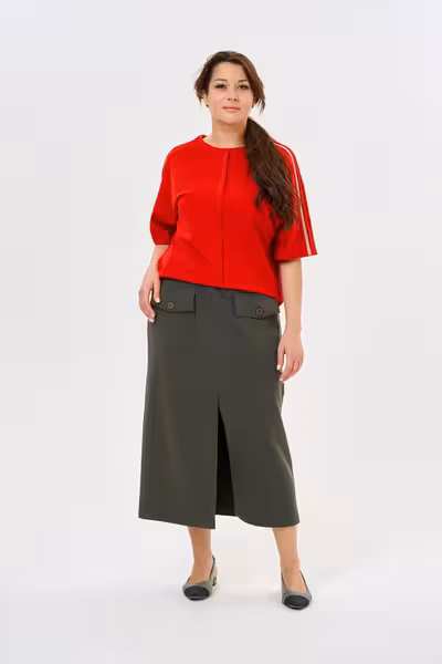 Блузка трикотажная красная со складкой и контрастной отделкой