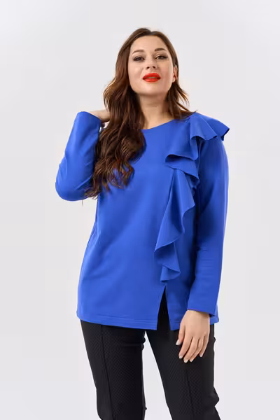 Блузка свободного кроя с воланом синяя женская