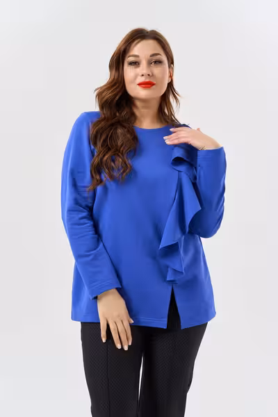 Блузка свободного кроя с воланом синяя женская