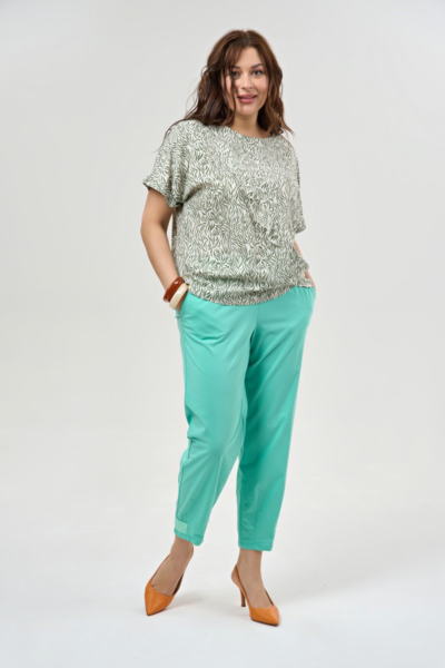 Блузка с асимметричным декором и воланами больших размеров