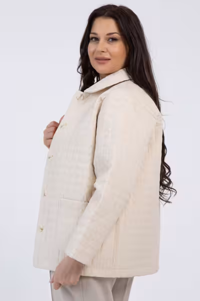 Куртка демисезонная с накладными карманами и застежкой