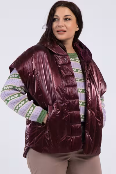 Жилет с капюшоном женский теплый на подкладе с карманами